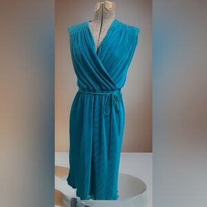 Vintage Dress Teal Micro Pleated V-neck Stretchy Women’s Size 7 By Eldo.